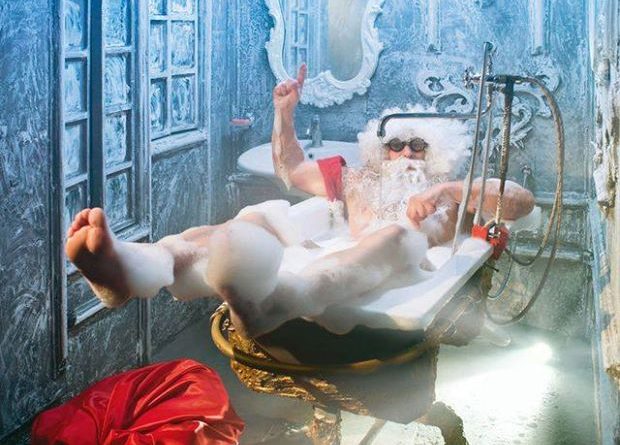 Дед мороз в ванной