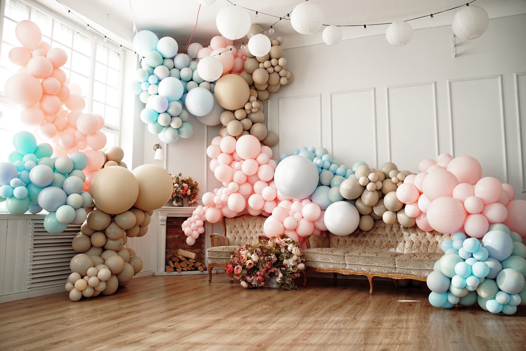 комната украшенная шарами фото